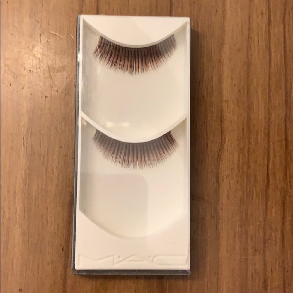 MAC Cosmetics LE 33 Eyelashes